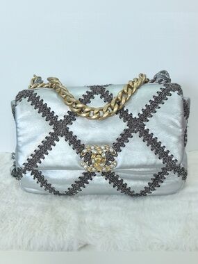 CHANEL 19 Flap Bag Silver Quilted Shoulder Bag with Gold Chain